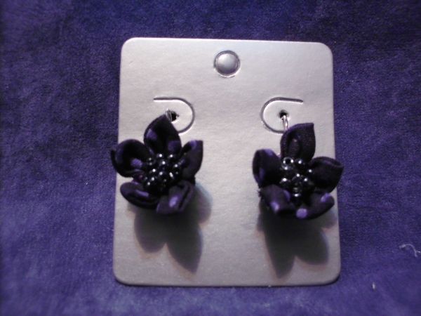 Brinco Flor de Fuxico (Roxo)